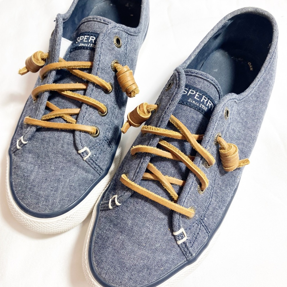 🔥 Sperry blue chambray slip on sneakers sz6.5
